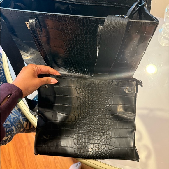 Black Croc-Embossed BÉIS Tote Bag (minimal use) - Picture 7 of 8